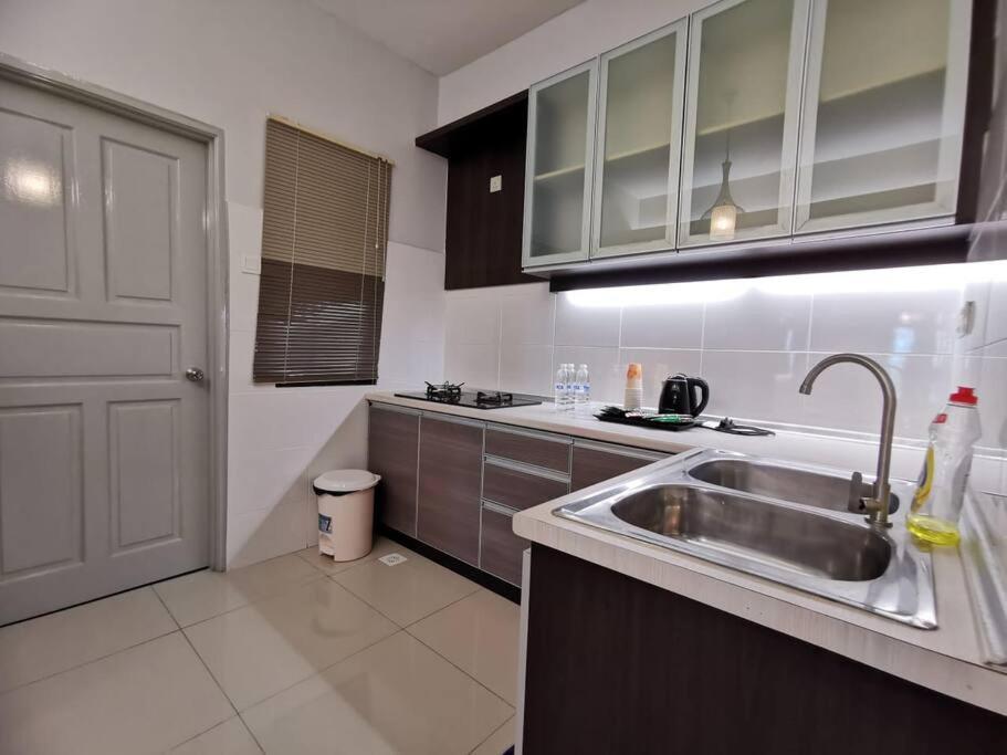 Glamorous At Kinta Riverfront Apartment Ipoh Kültér fotó